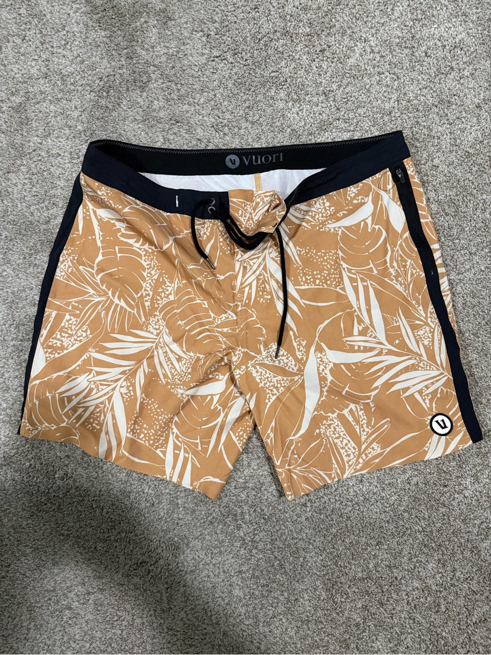 Vuori Men's Tan and White Tropical Print Board Shorts